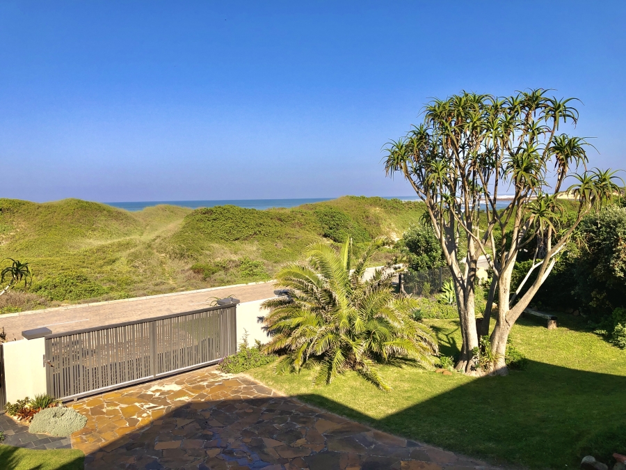 5 Bedroom Property for Sale in West Beach Eastern Cape